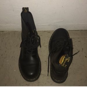 ◾️Dr.Martens Boots◾️